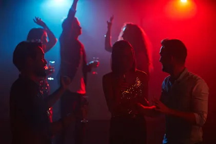 En Mayenne, le Préfet interdit de danser dans les établissements...